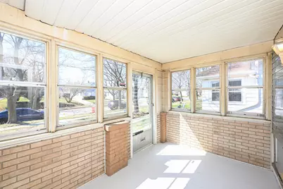 7702 W Lorraine Pl, Milwaukee, WI 53222 - Photo 4