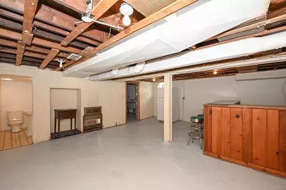 7702 W Lorraine Pl, Milwaukee, WI 53222 - Photo 30