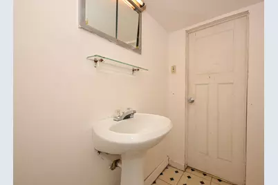 7702 W Lorraine Pl, Milwaukee, WI 53222 - Photo 34