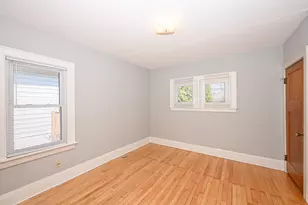 7702 W Lorraine Pl, Milwaukee, WI 53222 - Photo 18