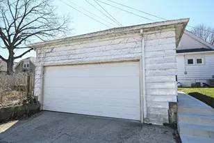 7702 W Lorraine Pl, Milwaukee, WI 53222 - Photo 36