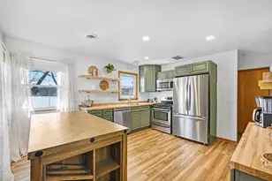 5410 W Peninsula Rd, Racine, WI 53185 - Photo 6