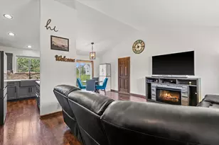 2521 Brittany Ln, East Troy, WI 53120 - Photo 8