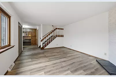 N76W14655  Fairfield Ct, Menomonee Falls, WI 53051 - Photo 8