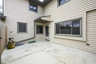 N76W14655 Fairfield Ct, Menomonee Falls, WI 53051 - Photo 4