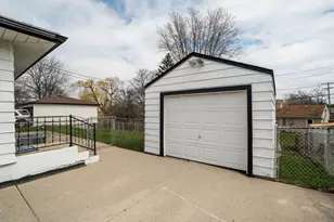 3006 S 66th St, Milwaukee, WI 53219 - Photo 40