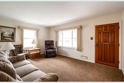 3006 S 66th St, Milwaukee, WI 53219 - Photo 8