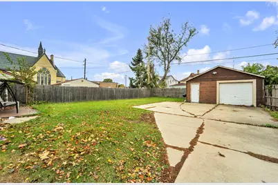 1427  Erie St, Racine, WI 53402 - Photo 18