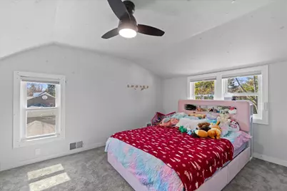 4930 S 28th St, Greenfield, WI 53221 - Photo 24