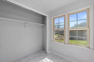 4930 S 28th St, Greenfield, WI 53221 - Photo 22