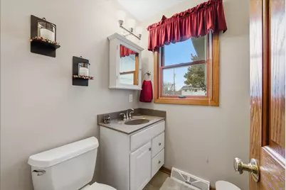 424 E Norport Dr, Port Washington, WI 53074 - Photo 16