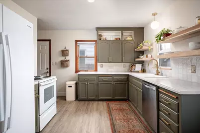 1324  Hyde Ave, La Crosse, WI 54601 - Photo 2