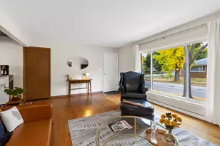 426 E Ohio Ave, Milwaukee, WI 53207 - Photo 6