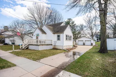 421 E Broadway St, Viroqua, WI 54665 - Photo 2