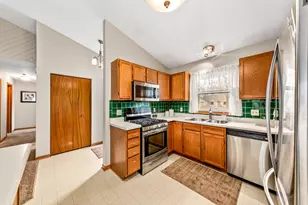 10500 S Jessica Dr, Oak Creek, WI 53154 - Photo 2