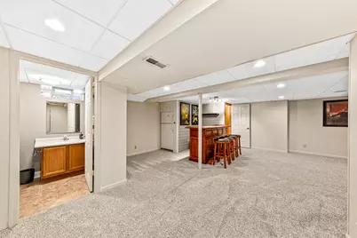 10500 S Jessica Dr, Oak Creek, WI 53154 - Photo 22