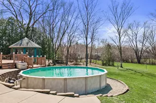 8513 S 47th St, Franklin, WI 53132 - Photo 6