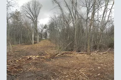 18180 W Dale Dr, New Berlin, WI 53146 - Photo 2
