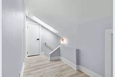 3820 E Munkwitz Ave, Cudahy, WI 53110 - Photo 12