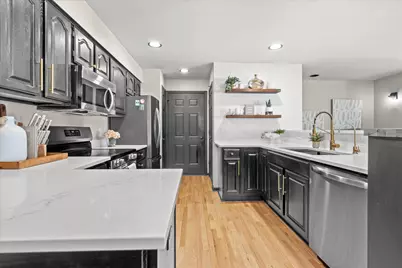 2293 A  Circle Ridge -, Delafield, WI 53018 - Photo 2