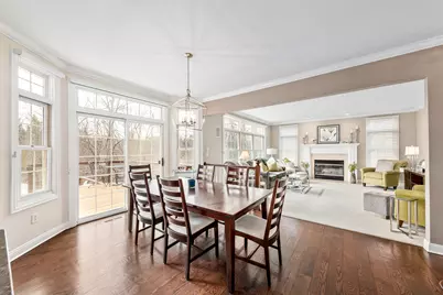 14445 W Meadowshire Dr, New Berlin, WI 53151 - Photo 8