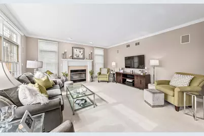 14445 W Meadowshire Dr, New Berlin, WI 53151 - Photo 10