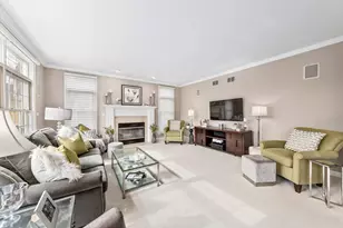 14445 W Meadowshire Dr, New Berlin, WI 53151 - Photo 10