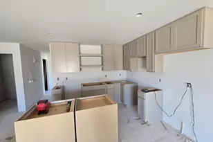 W219N16394 Jasmine Ct, Jackson, WI 53037 - Photo 2