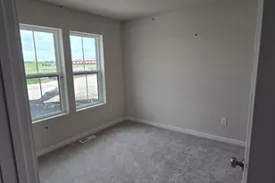 W219N16394 Jasmine Ct, Jackson, WI 53037 - Photo 12