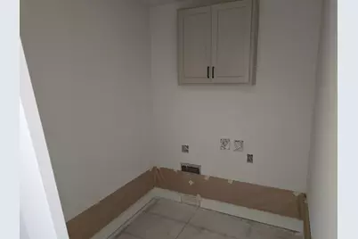 618  Harvest Ln, Hartford, WI 53027 - Photo 4