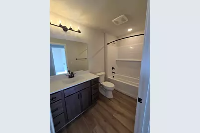 624  Harvest Ln, Hartford, WI 53027 - Photo 16