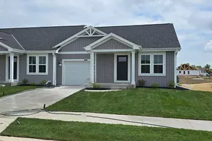 624 Harvest Ln, Hartford, WI 53027 - Photo 1