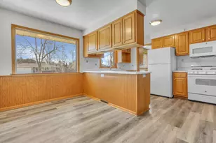 2420 Mayflower Ave, Sheboygan, WI 53083 - Photo 6