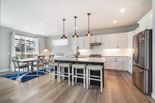 W148N10450 Blackbird Pt, Germantown, WI 53022 - Photo 6