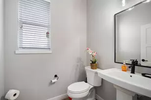 W148N10450 Blackbird Pt, Germantown, WI 53022 - Photo 14