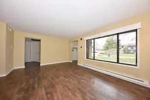 1612 S Coachlight Dr, New Berlin, WI 53151 - Photo 4