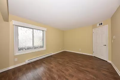 1612 S Coachlight Dr, New Berlin, WI 53151 - Photo 14