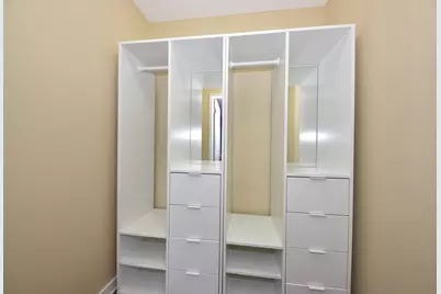 1612 S Coachlight Dr, New Berlin, WI 53151 - Photo 20