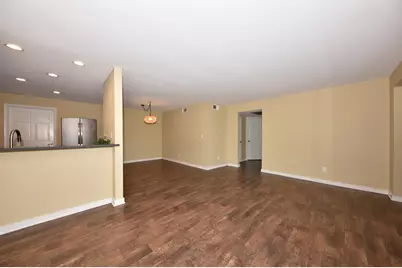 1612 S Coachlight Dr, New Berlin, WI 53151 - Photo 6