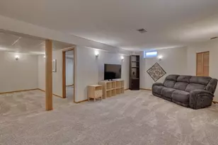N29W26677 Peterson Dr, Pewaukee, WI 53072 - Photo 24