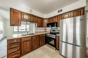 1321 S 115th St, West Allis, WI 53214 - Photo 12