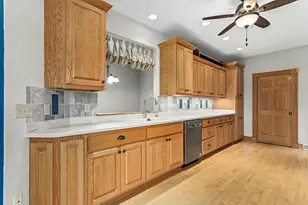 1568 E Gate Dr, Watertown, WI 53094 - Photo 10