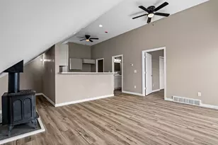 180 S Hill St, Fountain City, WI 54629 - Photo 14