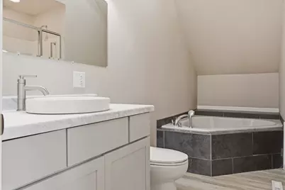 180 S Hill St, Fountain City, WI 54629 - Photo 24