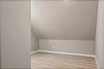 180 S Hill St, Fountain City, WI 54629 - Photo 22