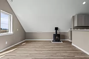 180 S Hill St, Fountain City, WI 54629 - Photo 10