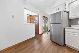 210 Echo Ln, Racine, WI 53406 - Photo 8