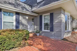 3695 Mary Cliff Ln, Brookfield, WI 53005 - Photo 2