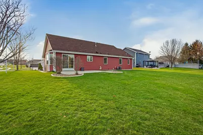 1001  Spring Waters Dr, Oconomowoc, WI 53066 - Photo 28