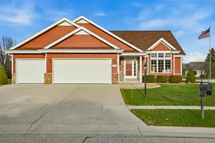 1001 Spring Waters Dr, Oconomowoc, WI 53066 - Photo 2